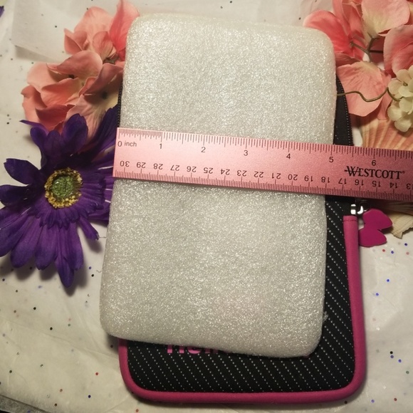 Hello Kitty Tablet Case, NWOT - Picture 4 of 7